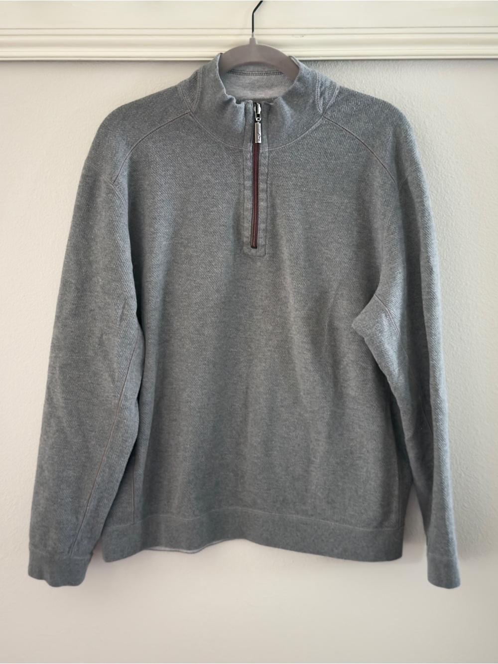 Tommy Bahama men’s Flip Side Twill half-zip sweatshirt Size L